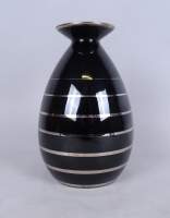 Céramique : Vase en faïence BOCH La Louvière (griff) fond noir décor argenté D.1783 F.945