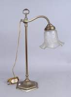 Luminaire : Lampe de bureau inclinable en cuivre bobèche verre maté circa 1900