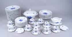Céramique: (60) service à diner en porcelaine Royal Tettau Germany