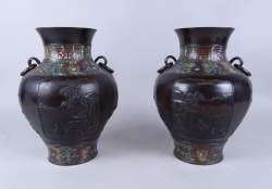 Asiatique : Paire de vases en bronze chinois émaux cloisonnés 1er moitié 20èS