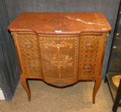 Meuble: Commode en marqueterie de bois et bronze dessus marbre (ecl) 2T début 20