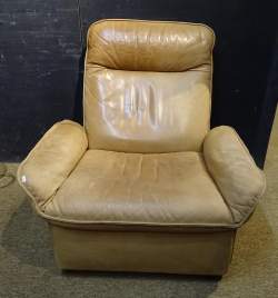 Meuble Fauteuil vintage en cuir DE SEDE modèle DS49 (acc) Meuble Fauteuil vintage en cuir DE SEDE modèle DS49 (acc)
