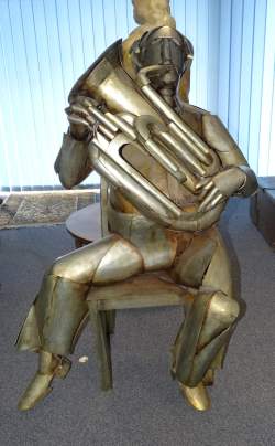 Sculpture: Métal -Joueur de trombone- daté 89 signé CLAEYS Jean Sculpture: Métal -Joueur de trombone- daté 89 signé CLAEYS Jean