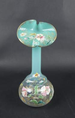 Verrerie : Vase - KUTTROLF - fin 19eS en verre soufflé à décor émaillé et doré de fleurs