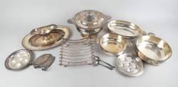 Argenterie : Lot de métal argenté la plupart WISKEMANN dont légumier couvert , saucière , porte-escargot , plats + plat et cuillère CHRISTOFLE + cuillère argent