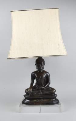 Luminaire : Bouddha assis en bronze monté en lampe sur socle en plexiglas