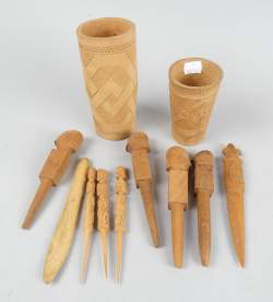 Africain : Lot colonial en bois sculpté (11pcs) Africain : Lot colonial en bois sculpté (11pcs)