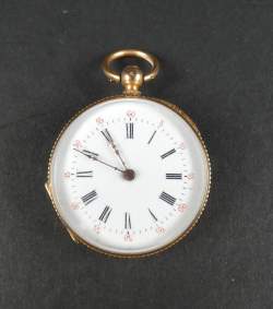 Bijou : Petite montre de gousset double cuvette en or jaune 18K mouvement à clé (en état)