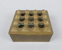 Objet : Cendrier en laiton BECK & JUNG pour BECKSTROM H. & LJUNGBERG Holger & Bo
