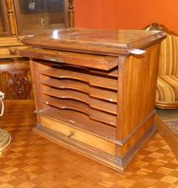Meuble : Petit Rangement de bureau à poser 19eS en acajou