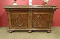 Meuble: Dresse renaissance en chêne 17eS Meuble: Dresse renaissance en chêne 17eS