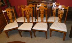 Meubles: 8 chaises BROYHILL bois teinté merisier tissu clair Meubles: 8 chaises BROYHILL bois teinté merisier tissu clair