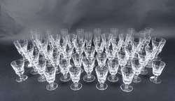 Verrerie: Service de verres en cristal taillé Saint Louis modèle JERSEY (47): 12 Verrerie: Service de verres en cristal taillé Saint Louis modèle JERSEY (47): 12