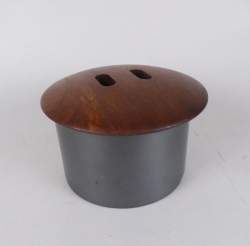 Objet: Seau à glace (coups, traces d'usages) couvercle en teck JUHL Finn