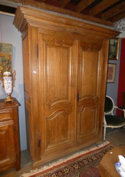 Meuble: Armoire lorraine en chêne fin 18e-déb 19eS (ds l'état) 2P corniche droit