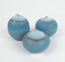 Céramique : Vases soliflores en grès émaillé (3pcs) monogrammés LA LAMPECCO Antonio