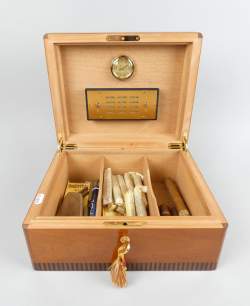 Objet : Cave à cigares ELIE BLEU Paris marqueterie de bois hygromètre et régulateur d'humidité
