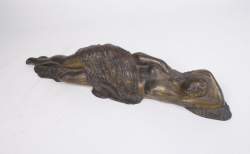 Sculpture : Bronze patiné de style Art Nouveau - Femme à demi nue allongée - signé