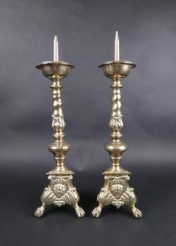 Objet : Paire de pique-cierges style Renaissance Italienne en bronze doré probablement 17eS
