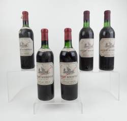 Vin : 5 bouteilles Château Beychevelle Saint Julien Médoc 3 de 1967 et 2 de 1969 , 1 niveau mi - épaule (1 EA)