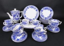 Céramique : Service à café/ dessert Boch modèle - DRAGON - (41pces) : cafet , sucrier , pot à lait , 12T s - t (chev) , ass à dessert , 2 plats