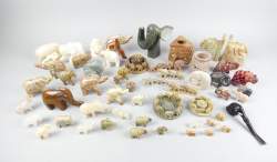 Collection : Lot d'éléphants et objets sur le thème éléphant en pierre dont pierre de lard/ stéatite/ soapstone , onyx (54pcs)