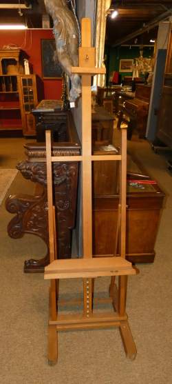 Objet : Chevalet d'atelier en bois à hauteur réglable