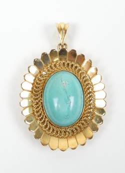 Bijou: Pendentif en or jaune 18K sertie probablement d'une turquoise P: 12,1g H: