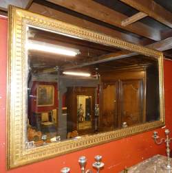 Meuble : Grand miroir doré glace biseautée étiquette made in Belgium fixation horizontale ou verticale