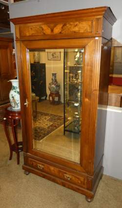 Meuble : Lingère en noyer circa 1900