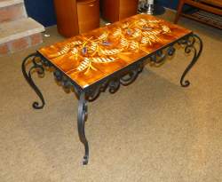 Meuble: Table Vintage signé La Roue Vallauris piètement en fer forgé 48x60x109cm