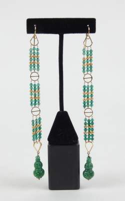 Bijou: Paire de boucles d'oreilles en or jaune 18K sertie de calcédoine Pbrut: 1