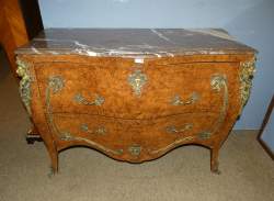 Meuble : Commode de style Louis XV