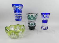 Verrerie : (4pcs) Attribué à Val Saint Lambert dont 1 signé + 1 signé et n° 49/75 (bon état gen , micro rayures/ ecl sur certains) : 3 vases + 1 coupe