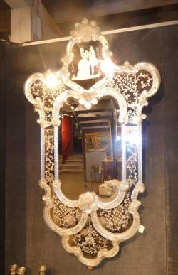 Meuble : Important miroir de Venise à parcloses
