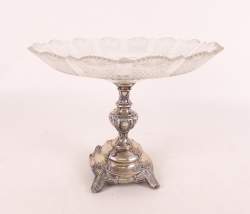 Argenterie : Coupe sur pied avec plateau en verre et pied en argent