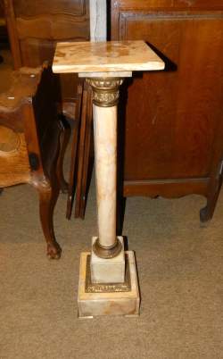 Meuble : Colonne en marbre (pt ecl) et appliques en laiton