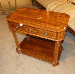 Meuble : table console finition palissandre sur roulettes 2e moitié 20eS