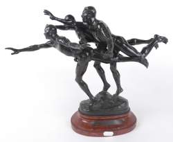 Sculpture: Bronze à patine verte -au But les Trois Coureurs-signé BOUCHER Alfred
