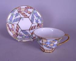 Céramique: Tasse et sous-tasse en faience Szechoslovakia daté 1943 n°60 signé HA