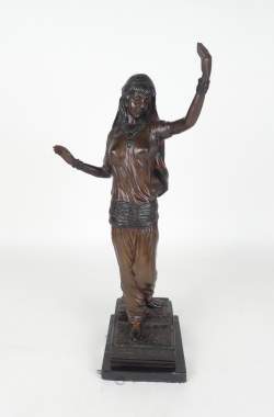 Sculpture: bronze -danseuse orientale- marqué sur le socle JEAN D. DEBUT peut-êt