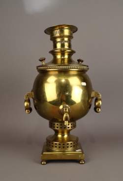 Samovar russe en bronze vers 1860 Samovar russe en bronze vers 1860